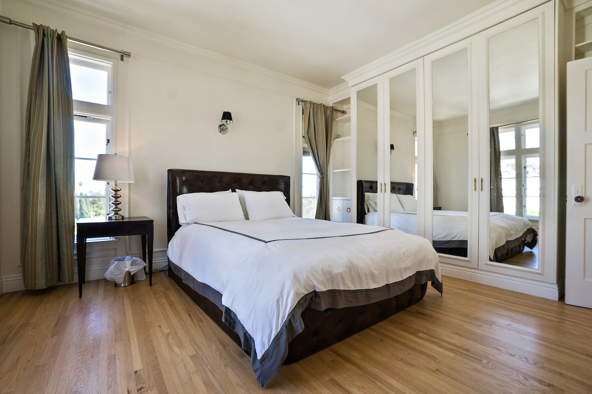 Savoy Plaza Apartments in West Hollywood